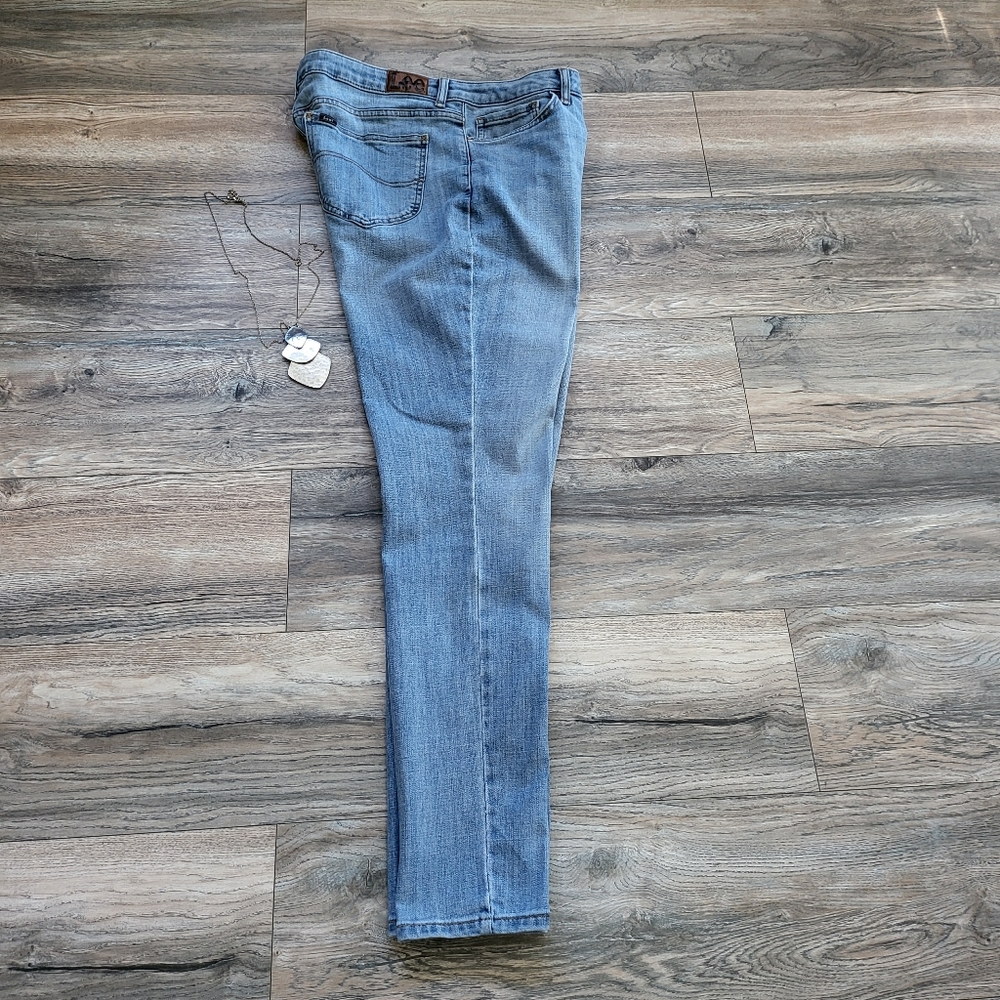 Lee Slim Fit Jeans - Picture 10 of 10